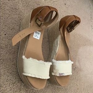 Platform sandals
